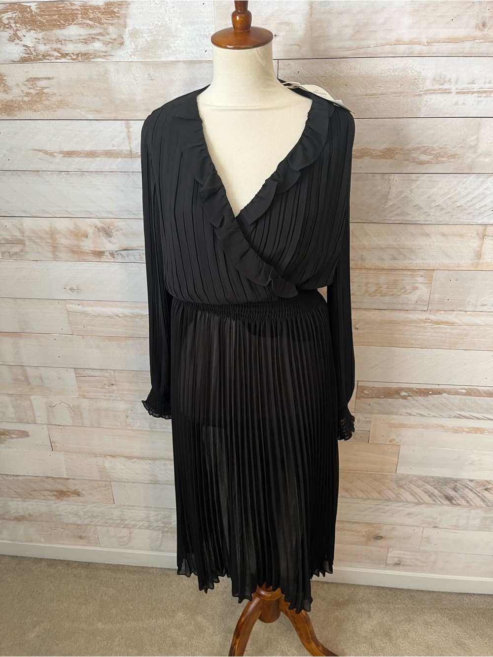 NWR Sezane size 4 black pleated midi dress